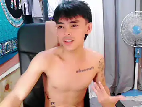 Snapshot of urhunky_boy chatting on September 2025 11:17:01 AM urhunky boy online show from September 2025 11:17:01 AM