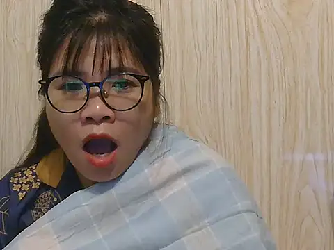 Snapshot of Ori299 chatting on November 2025 02:04:01 AM Ori299 online show from November 2025 02:04:01 AM