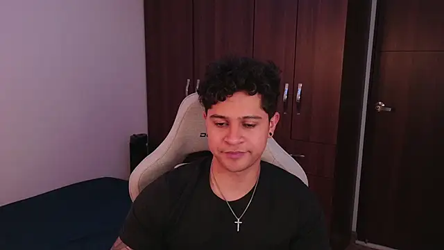 Snapshot of domsantiago_ chatting on September 2025 04:40:01 AM domsantiago online show from September 2025 04:40:01 AM