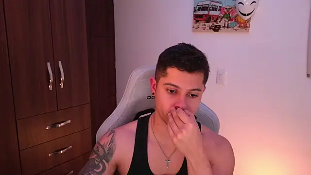 Snapshot of domsantiago_ chatting on October 2025 01:37:02 AM domsantiago online show from October 2025 01:37:02 AM