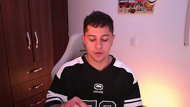 Snapshot of domsantiago_ chatting on October 2025 01:27:02 AM domsantiago online show from October 2025 01:27:02 AM