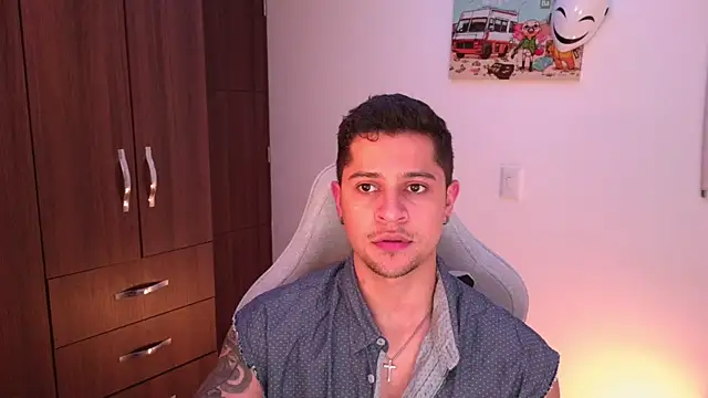 Snapshot of domsantiago_ chatting on October 2025 01:46:02 AM domsantiago online show from October 2025 01:46:02 AM