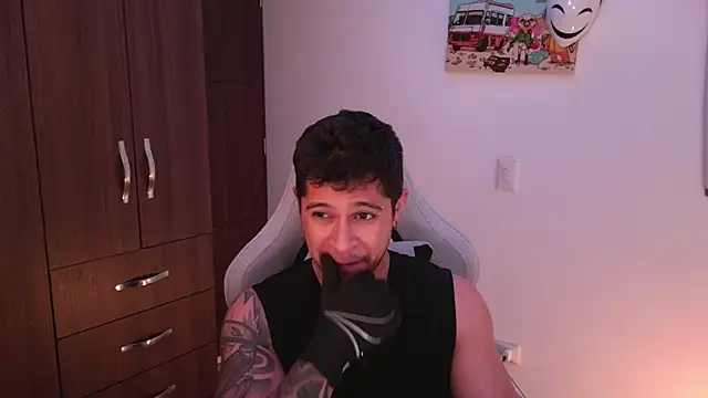 Snapshot of domsantiago_ chatting on November 2025 01:37:01 AM domsantiago online show from November 2025 01:37:01 AM