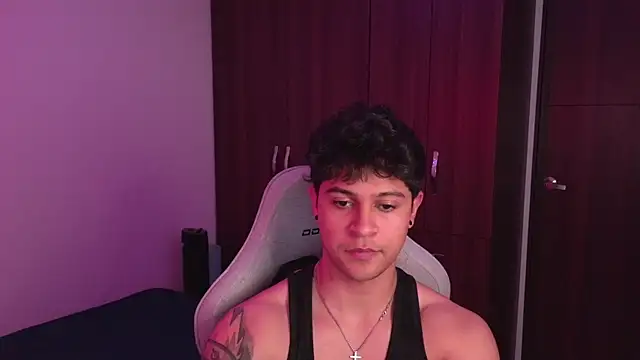 Snapshot of domsantiago_ chatting on October 2025 02:15:01 AM domsantiago online show from October 2025 02:15:01 AM