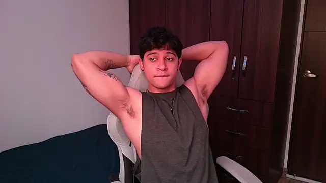 Snapshot of domsantiago_ chatting on October 2025 03:57:02 PM domsantiago online show from October 2025 03:57:02 PM