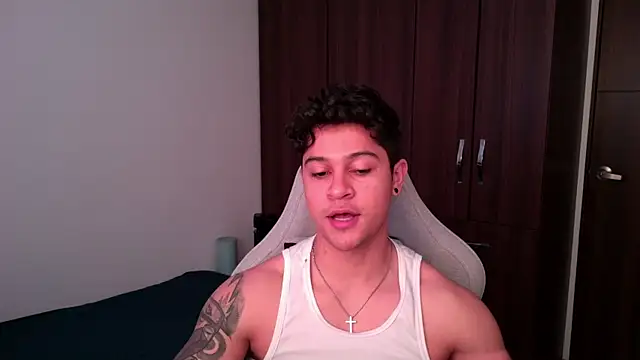 Snapshot of domsantiago_ chatting on October 2025 03:02:01 PM domsantiago online show from October 2025 03:02:01 PM