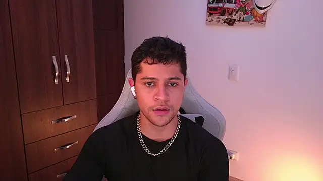 Snapshot of domsantiago_ chatting on November 2025 02:15:01 AM domsantiago online show from November 2025 02:15:01 AM