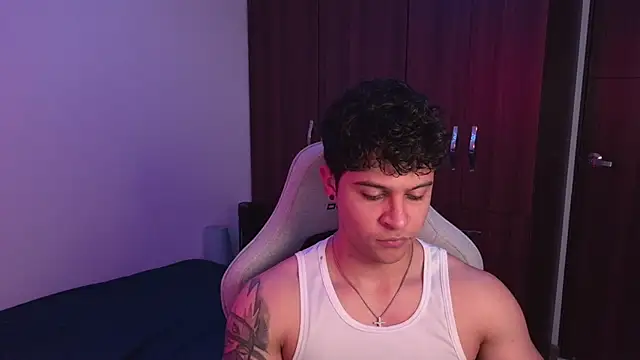 Snapshot of domsantiago_ chatting on October 2025 11:16:01 PM domsantiago online show from October 2025 11:16:01 PM