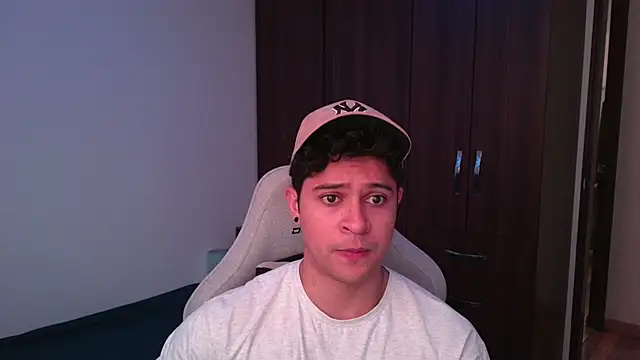 Snapshot of domsantiago_ chatting on October 2025 06:09:02 PM domsantiago online show from October 2025 06:09:02 PM