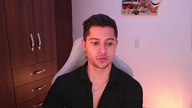 Snapshot of domsantiago_ chatting on November 2025 01:32:02 AM domsantiago online show from November 2025 01:32:02 AM