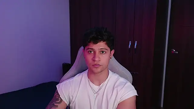 Snapshot of domsantiago_ chatting on September 2025 12:28:02 AM domsantiago online show from September 2025 12:28:02 AM