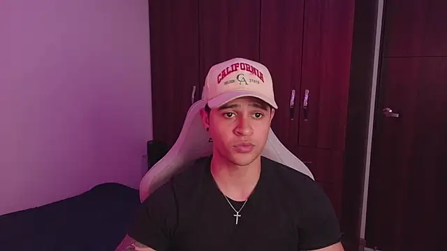 Snapshot of domsantiago_ chatting on September 2025 01:01:02 AM domsantiago online show from September 2025 01:01:02 AM