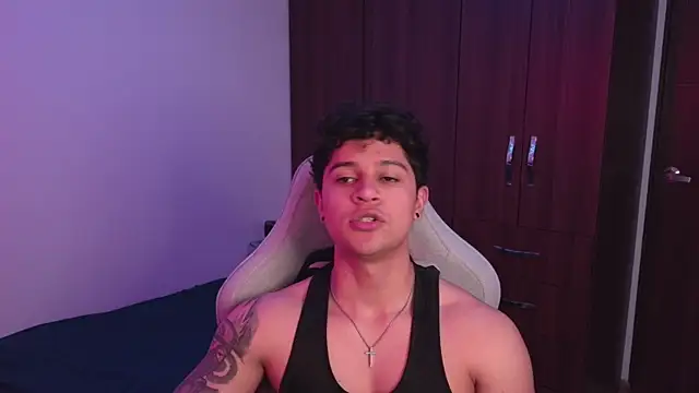 Snapshot of domsantiago_ chatting on October 2025 03:29:02 AM domsantiago online show from October 2025 03:29:02 AM