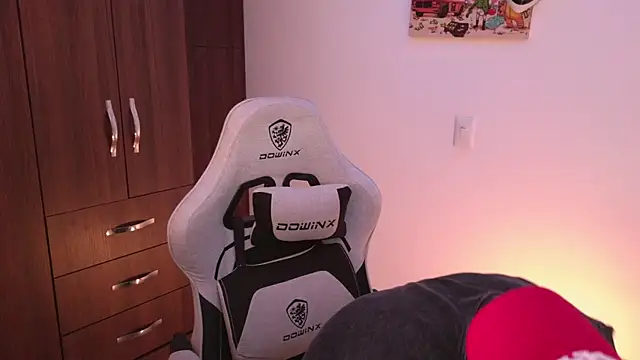 Snapshot of domsantiago_ chatting on November 2025 02:05:01 AM domsantiago online show from November 2025 02:05:01 AM