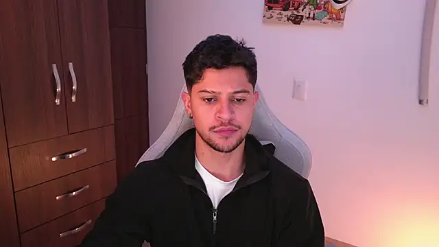 Snapshot of domsantiago_ chatting on December 2025 01:43:01 AM domsantiago online show from December 2025 01:43:01 AM