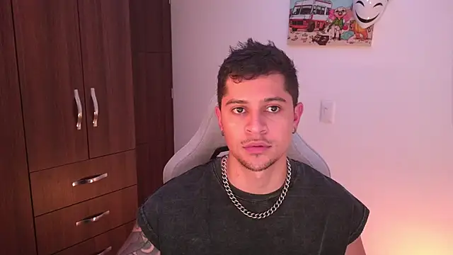 Snapshot of domsantiago_ chatting on November 2025 01:33:01 AM domsantiago online show from November 2025 01:33:01 AM