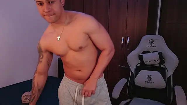 Snapshot of domsantiago_ chatting on September 2025 01:23:02 AM domsantiago online show from September 2025 01:23:02 AM