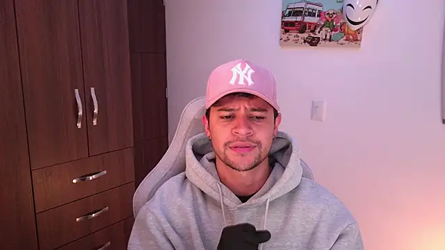 Snapshot of domsantiago_ chatting on November 2025 02:21:01 AM domsantiago online show from November 2025 02:21:01 AM