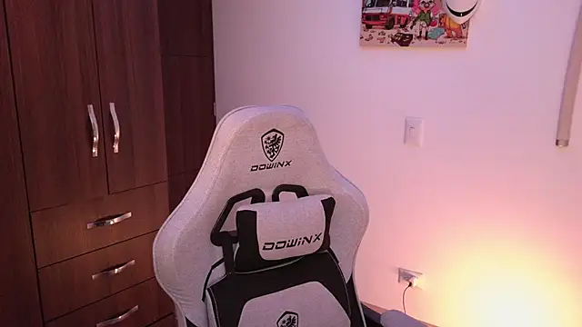 Snapshot of domsantiago_ chatting on October 2025 04:59:01 AM domsantiago online show from October 2025 04:59:01 AM