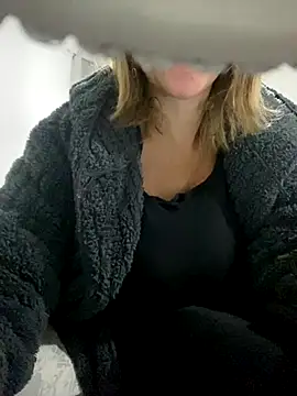 Snapshot of Veryvery30 chatting on November 2025 08:39:02 AM Veryvery30 online show from November 2025 08:39:02 AM