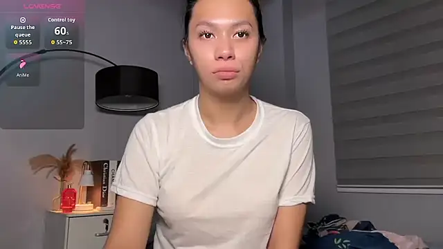 Demi Maddison online show from November 2025 01:55:02 PM