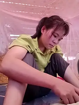 Snapshot of Nguyet135 chatting on April 2026 06:03:01 AM Nguyet135 online show from April 2026 06:03:01 AM