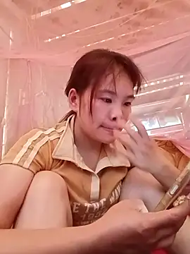 Snapshot of Nguyet135 chatting on April 2026 06:03:02 AM Nguyet135 online show from April 2026 06:03:02 AM