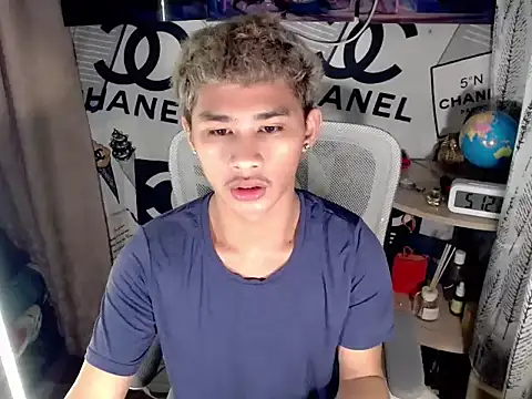 Snapshot of asianhardcock25 chatting on April 2026 09:12:01 PM asianhardcock25 online show from April 2026 09:12:01 PM