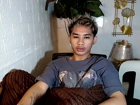Snapshot of asianhardcock25 chatting on May 2026 05:38:01 PM asianhardcock25 online show from May 2026 05:38:01 PM