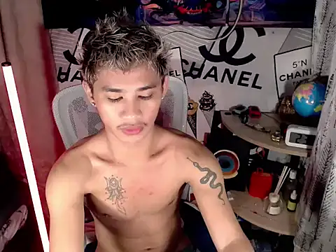 Snapshot of asianhardcock25 chatting on April 2026 06:38:01 PM asianhardcock25 online show from April 2026 06:38:01 PM