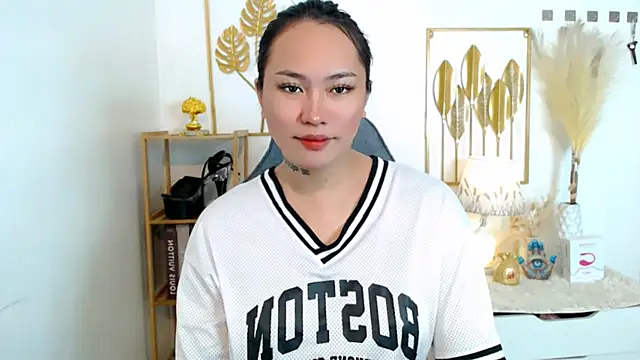 Snapshot of allena_Ghrey chatting on November 2025 05:11:01 AM allena Ghrey online show from November 2025 05:11:01 AM