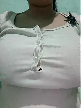 Shiny Babe online show from May 2026 02:01:02 PM