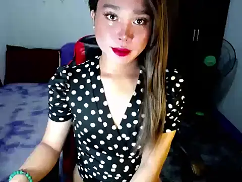 Snapshot of Urassiansweetcummer chatting on November 2025 02:11:02 AM Urassiansweetcummer online show from November 2025 02:11:02 AM