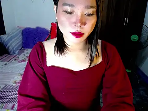Urassiansweetcummer online show from September 2025 12:27:02 AM