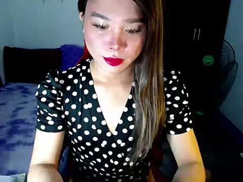 Snapshot of Urassiansweetcummer chatting on November 2025 01:43:02 AM Urassiansweetcummer online show from November 2025 01:43:02 AM