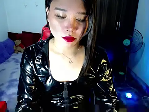 Snapshot of Urassiansweetcummer chatting on July 2026 02:12:01 AM Urassiansweetcummer online show from July 2026 02:12:01 AM