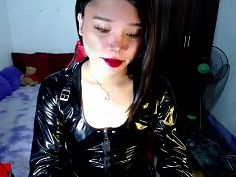 Snapshot of Urassiansweetcummer chatting on June 2026 11:27:01 PM Urassiansweetcummer online show from June 2026 11:27:01 PM