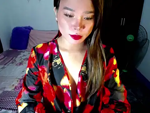 Snapshot of Urassiansweetcummer chatting on October 2025 02:10:01 AM Urassiansweetcummer online show from October 2025 02:10:01 AM