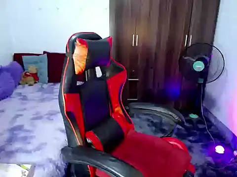 Urassiansweetcummer online show from April 2026 03:30:01 AM