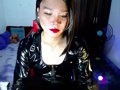 Snapshot of Urassiansweetcummer chatting on May 2026 01:30:02 AM Urassiansweetcummer online show from May 2026 01:30:02 AM