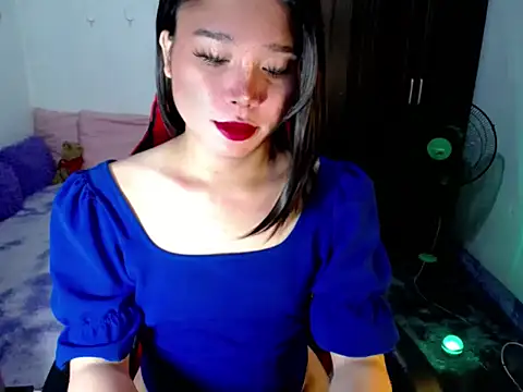 Snapshot of Urassiansweetcummer chatting on May 2026 03:45:02 AM Urassiansweetcummer online show from May 2026 03:45:02 AM