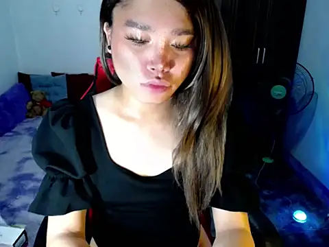 Urassiansweetcummer online show from April 2026 01:41:01 AM