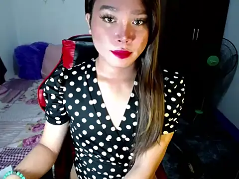 Snapshot of Urassiansweetcummer chatting on October 2025 01:39:02 AM Urassiansweetcummer online show from October 2025 01:39:02 AM