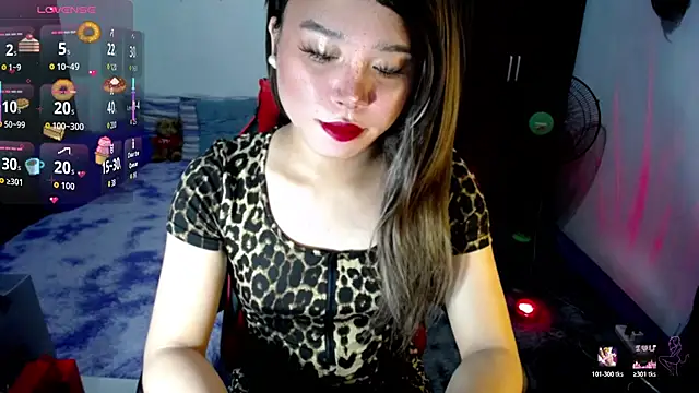 Snapshot of Urassiansweetcummer chatting on February 2026 02:43:01 AM Urassiansweetcummer online show from February 2026 02:43:01 AM