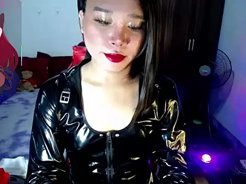 Snapshot of Urassiansweetcummer chatting on July 2026 01:29:01 AM Urassiansweetcummer online show from July 2026 01:29:01 AM