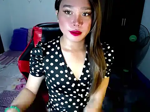 Snapshot of Urassiansweetcummer chatting on October 2025 02:10:01 AM Urassiansweetcummer online show from October 2025 02:10:01 AM