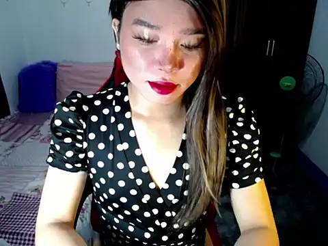 Snapshot of Urassiansweetcummer chatting on October 2025 02:10:02 AM Urassiansweetcummer online show from October 2025 02:10:02 AM