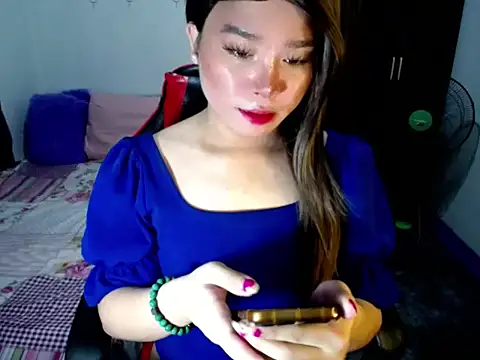 Urassiansweetcummer online show from October 2025 02:21:01 AM