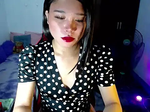 Snapshot of Urassiansweetcummer chatting on May 2026 01:58:01 AM Urassiansweetcummer online show from May 2026 01:58:01 AM