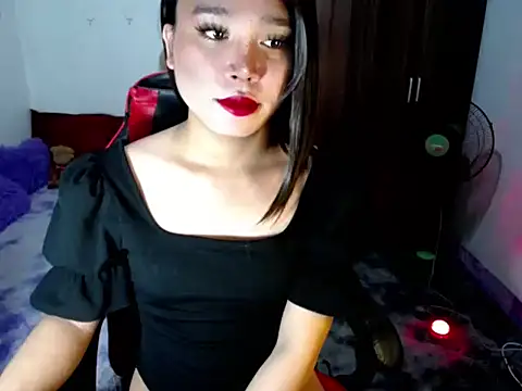 Snapshot of Urassiansweetcummer chatting on June 2026 02:06:02 AM Urassiansweetcummer online show from June 2026 02:06:02 AM
